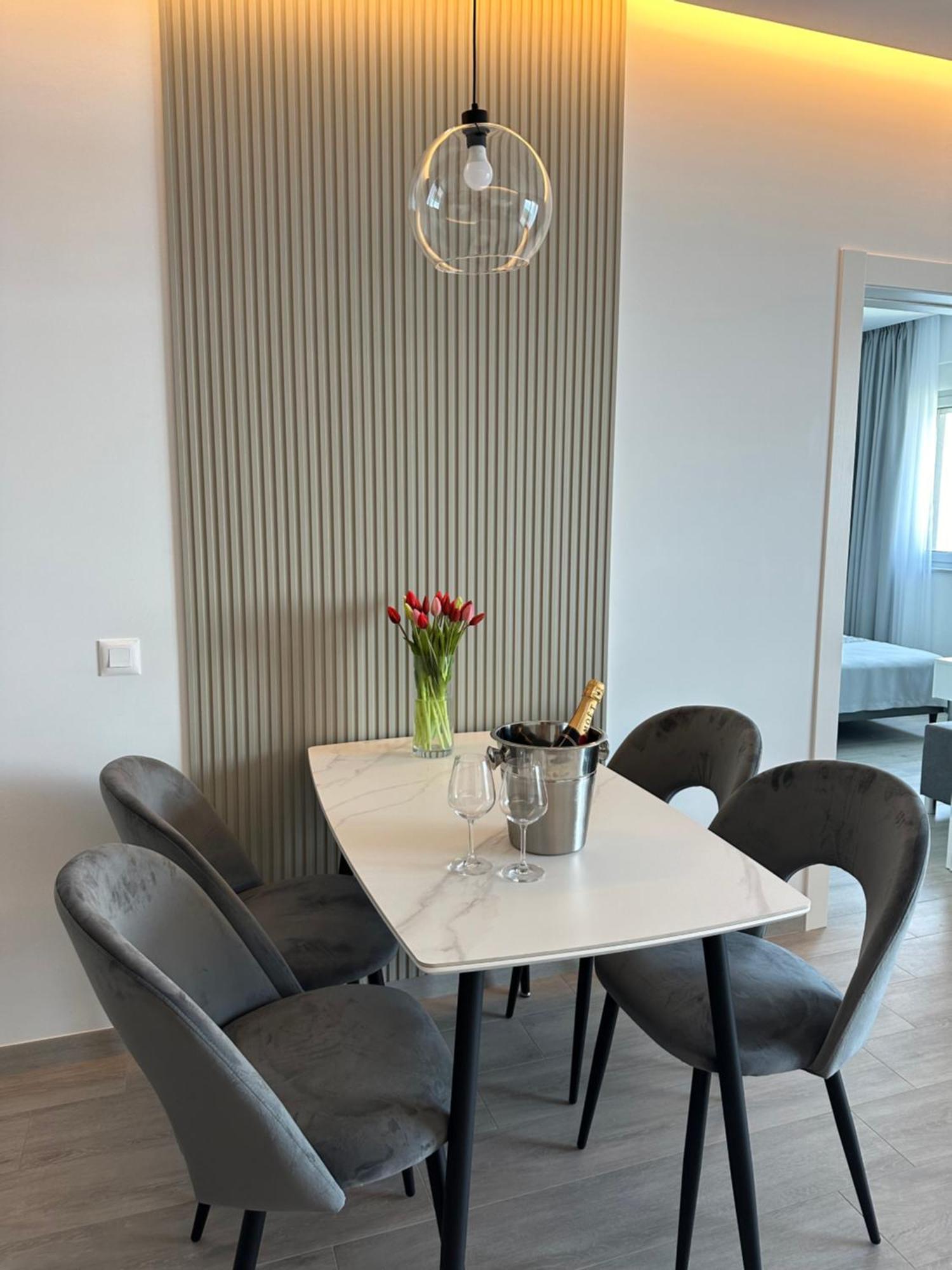 Adria Miris Apartments 德朗西斯 外观 照片