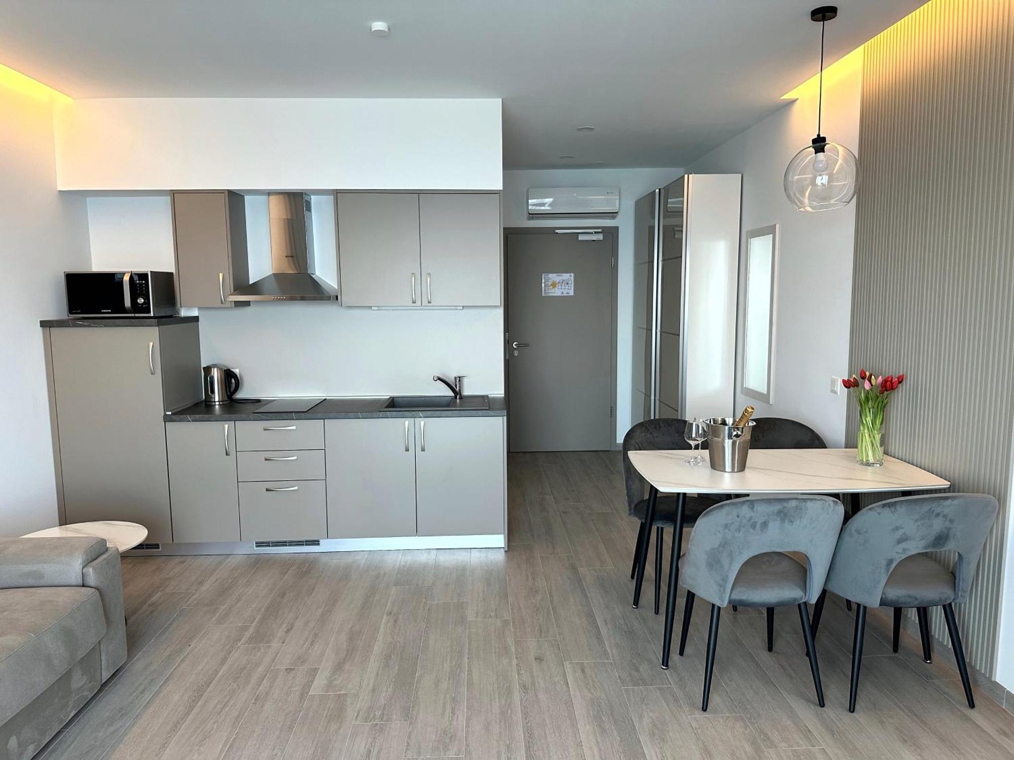 Adria Miris Apartments 德朗西斯 外观 照片